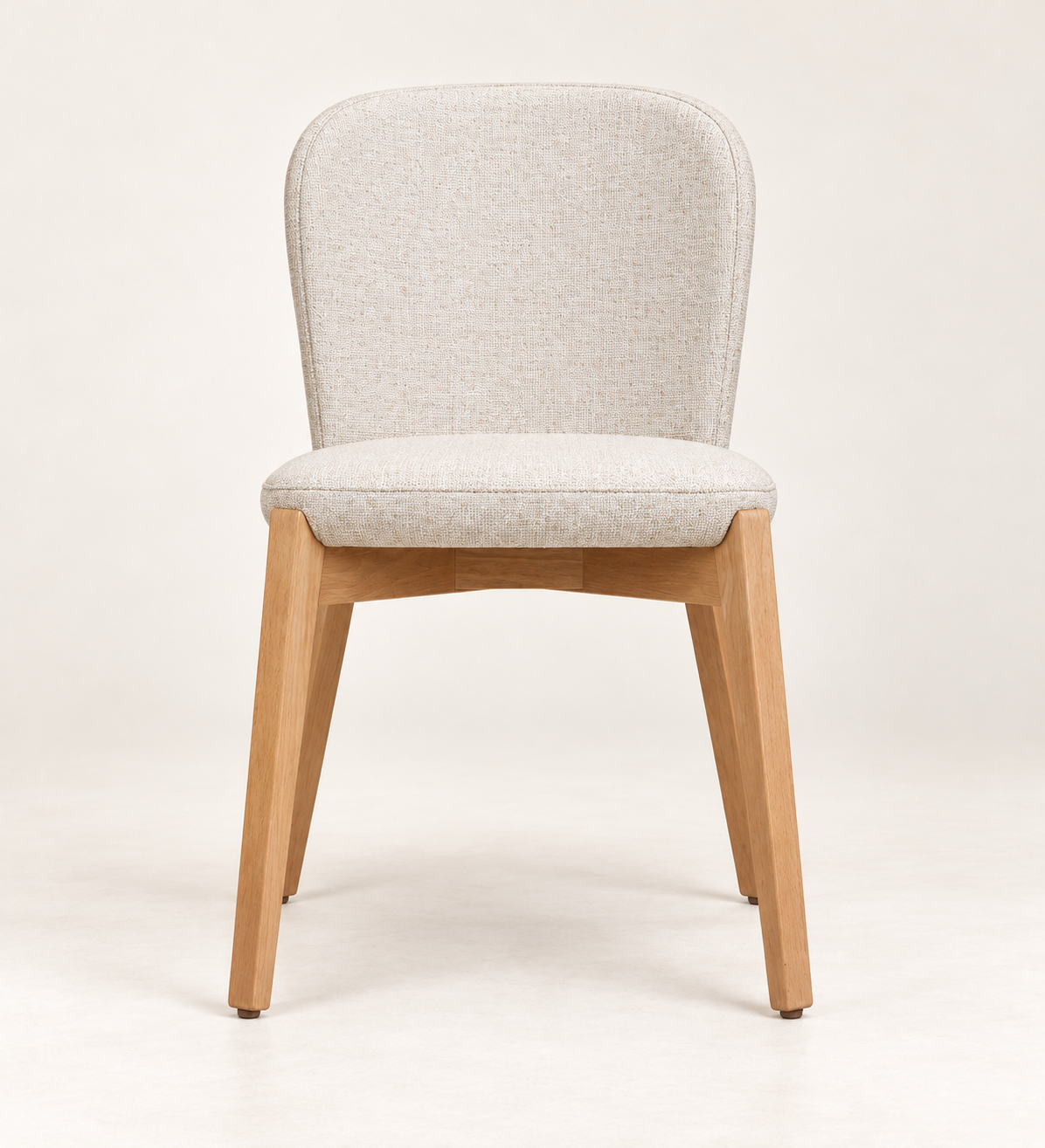 Silla Alba sin brazos, madera de haya tono medio, asiento tapizado, vista ambiente