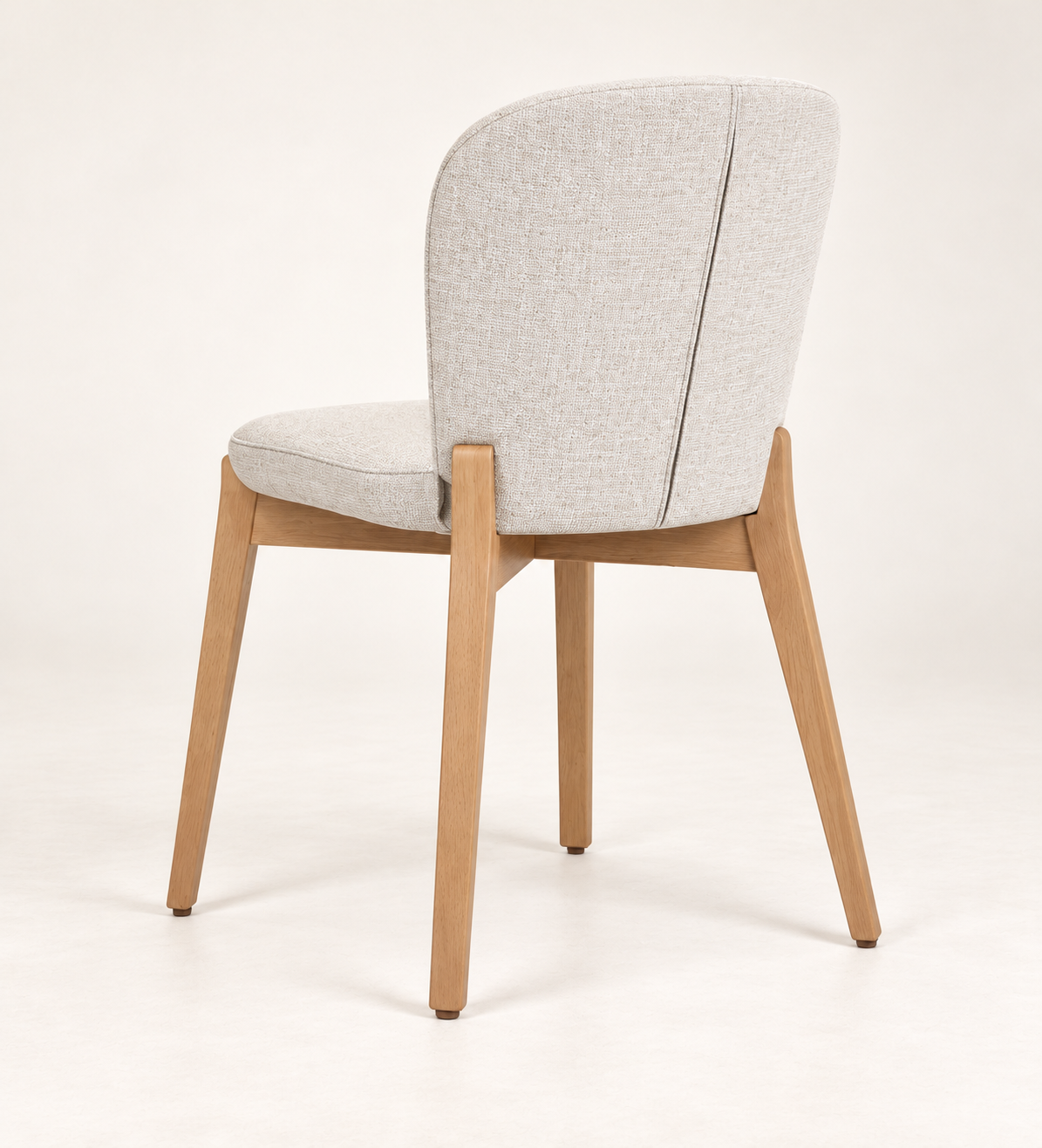 Silla Alba sin brazos, madera de haya tono medio, asiento tapizado, vista ambiente