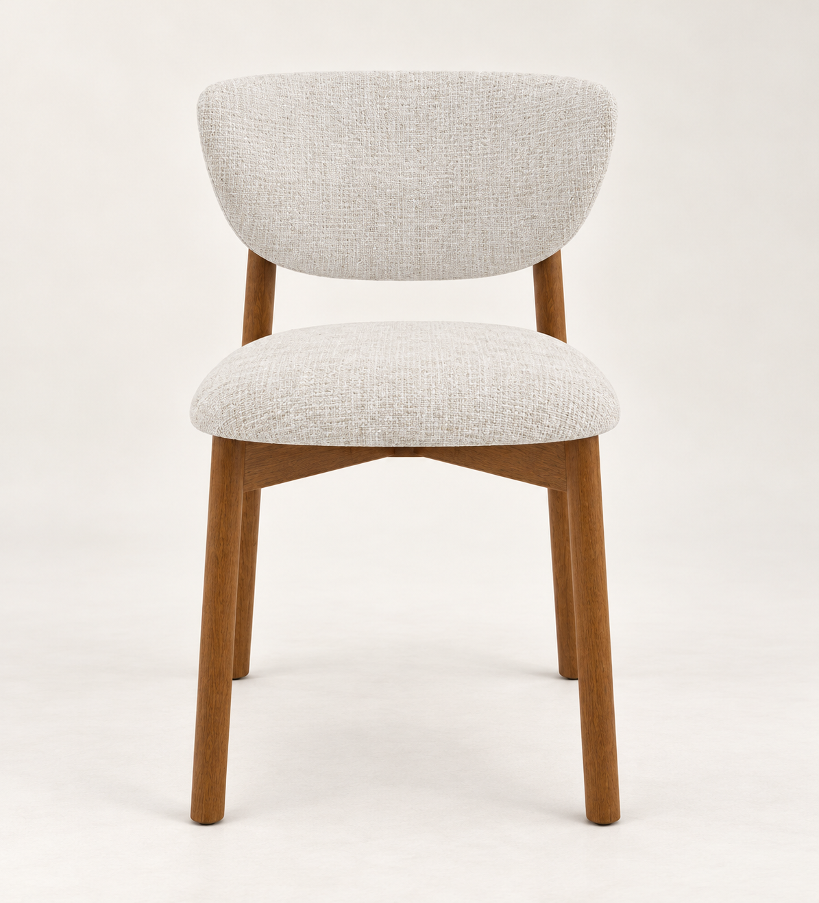 Silla Brisa, madera medio, asiento tapizado, vista ambiente