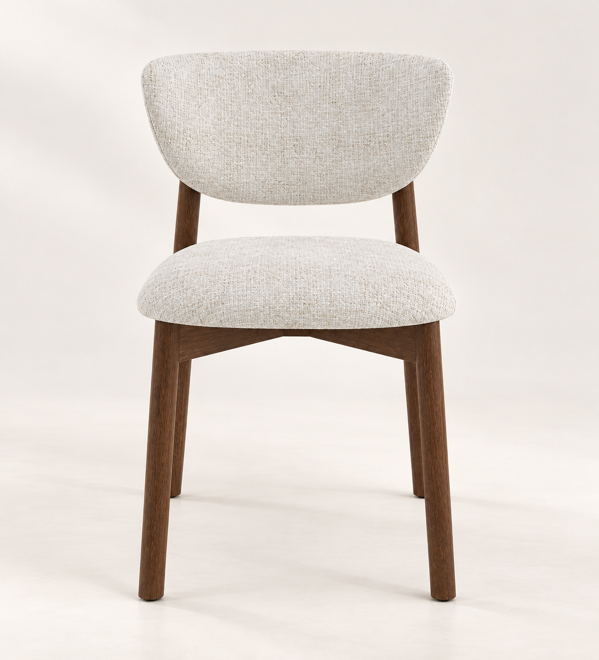 Silla Brisa, madera medio, asiento tapizado, vista ambiente