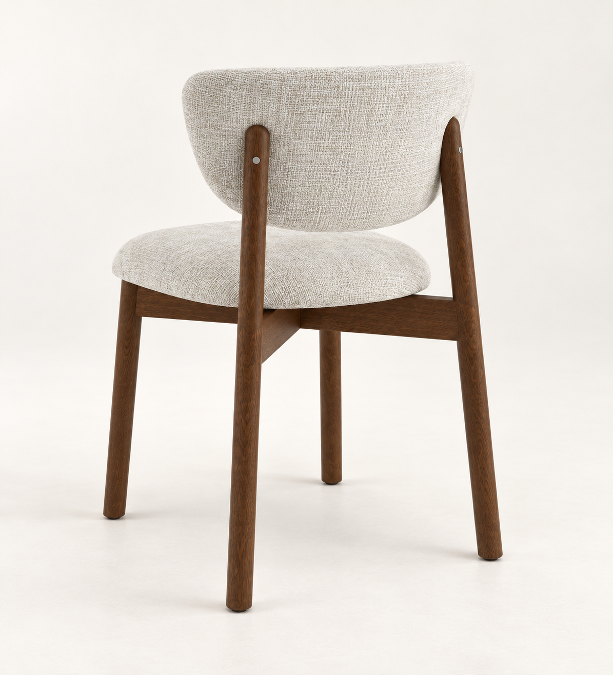 Silla Brisa, madera medio, asiento tapizado, vista ambiente