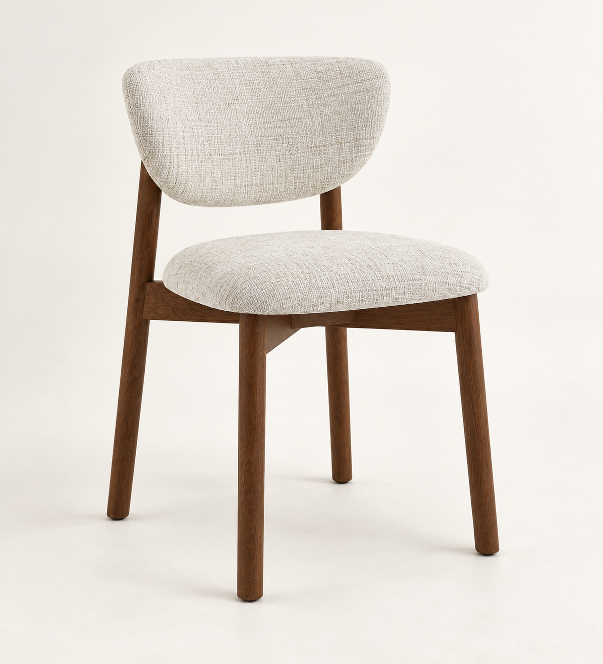 Silla Brisa, madera medio, asiento tapizado, vista ambiente