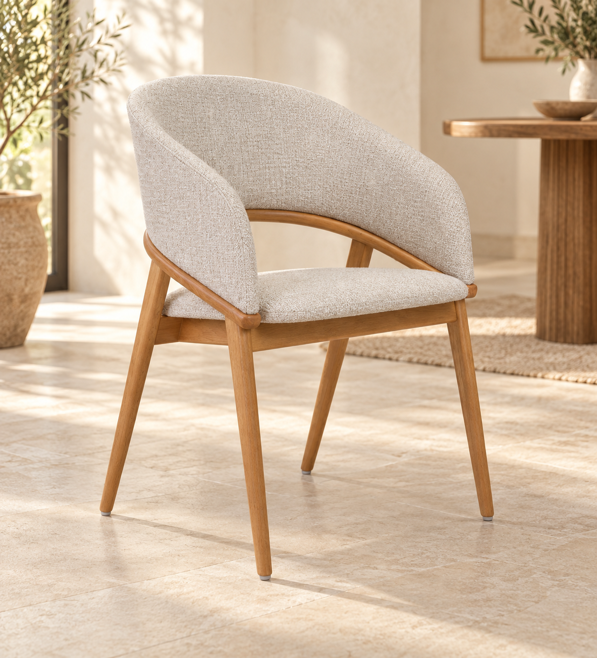 Silla Duna, madera medio, asiento tapizado, vista ambiente