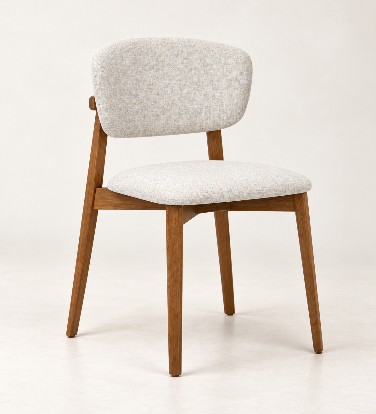 Silla Lira, madera medio, asiento tapizado, vista ambiente
