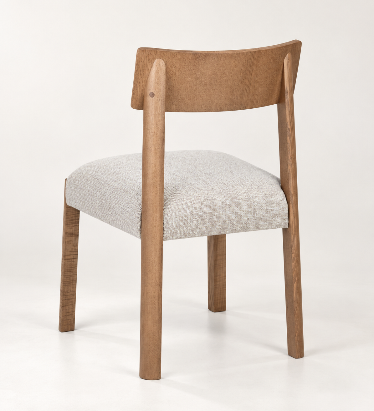 Silla Senda, madera medio, asiento tapizado, vista ambiente
