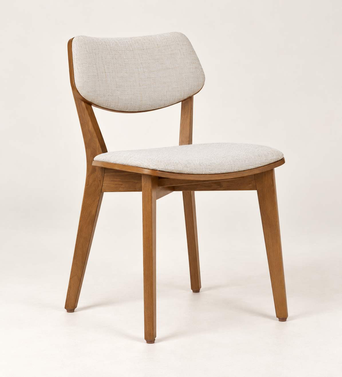 Silla Vera en madera de haya, tono medio, asiento tapizado, vista ambiente