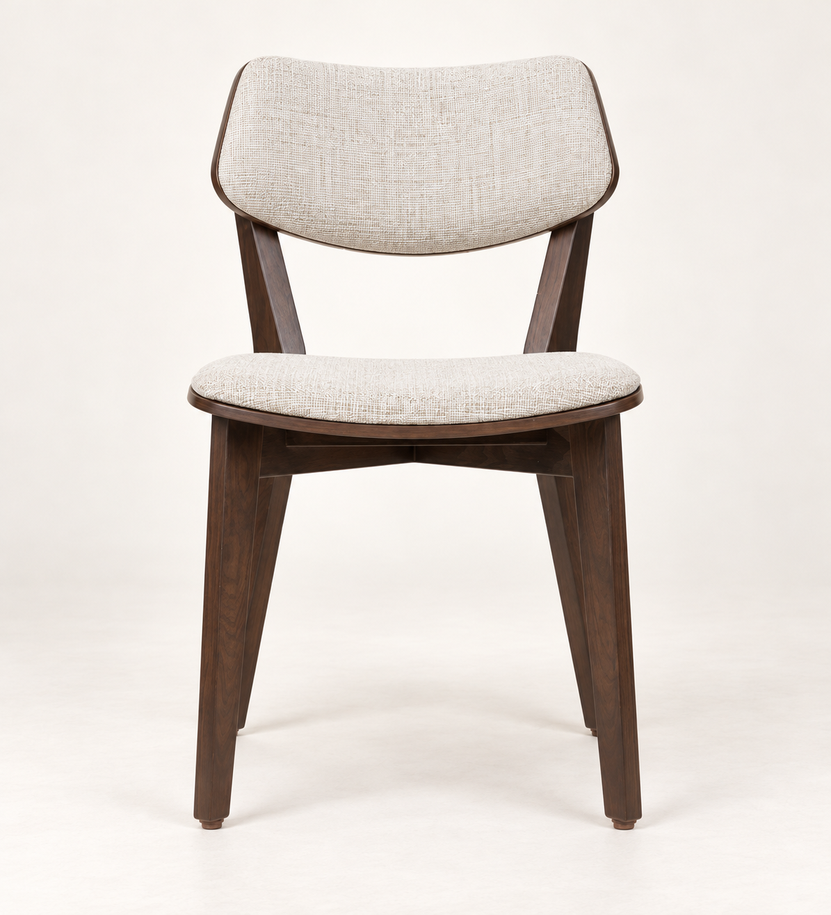 Silla Vera en madera de haya, tono medio, asiento tapizado, vista ambiente