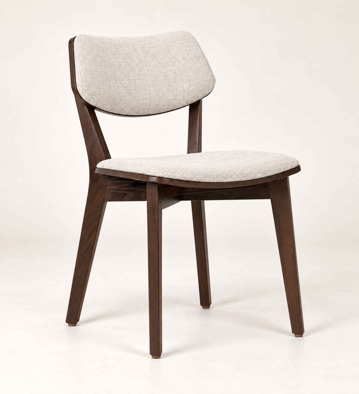 Silla Vera en madera de haya, tono medio, asiento tapizado, vista ambiente